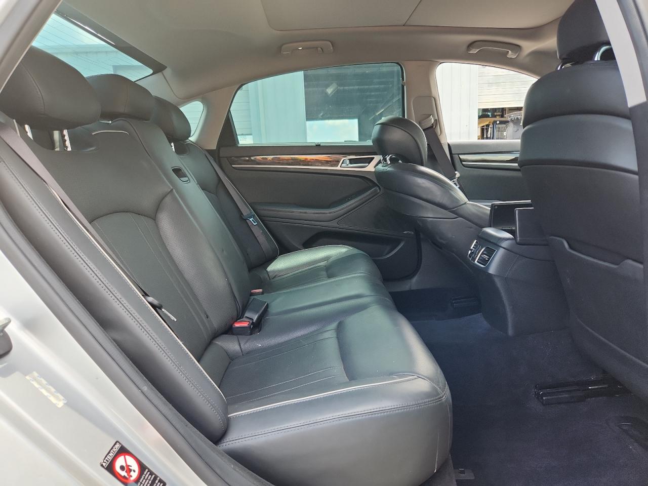 2015 Hyundai Genesis 3.8L VIN: KMHGN4JE5FU055297 Lot: 62937745