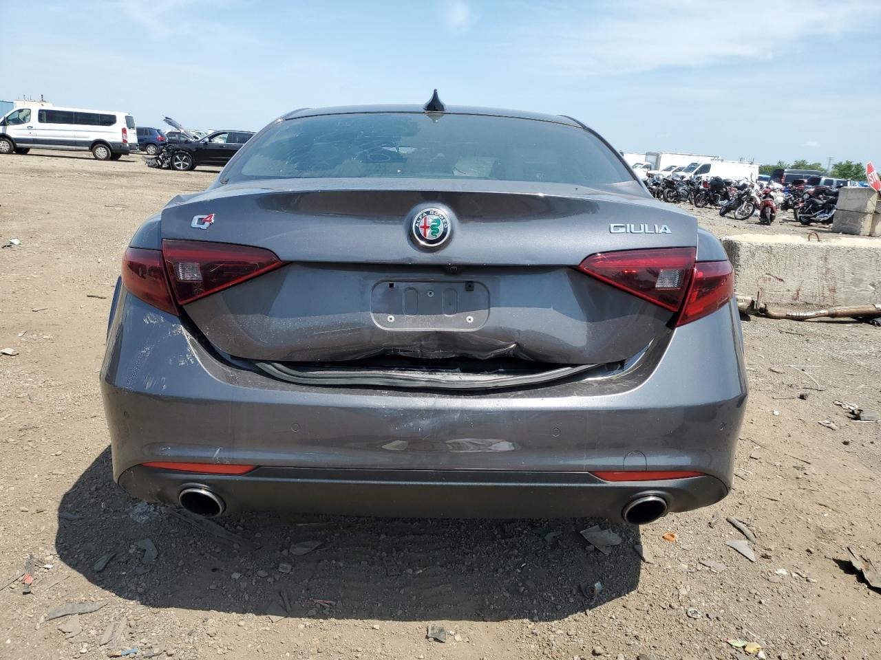 zarfaeen2j7567253 ZARFAEEN2J7567253 2018 Alfa Romeo Giulia Ti Q4