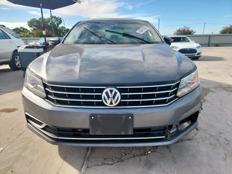  VOLKSWAGEN PASSAT 2019 Серый