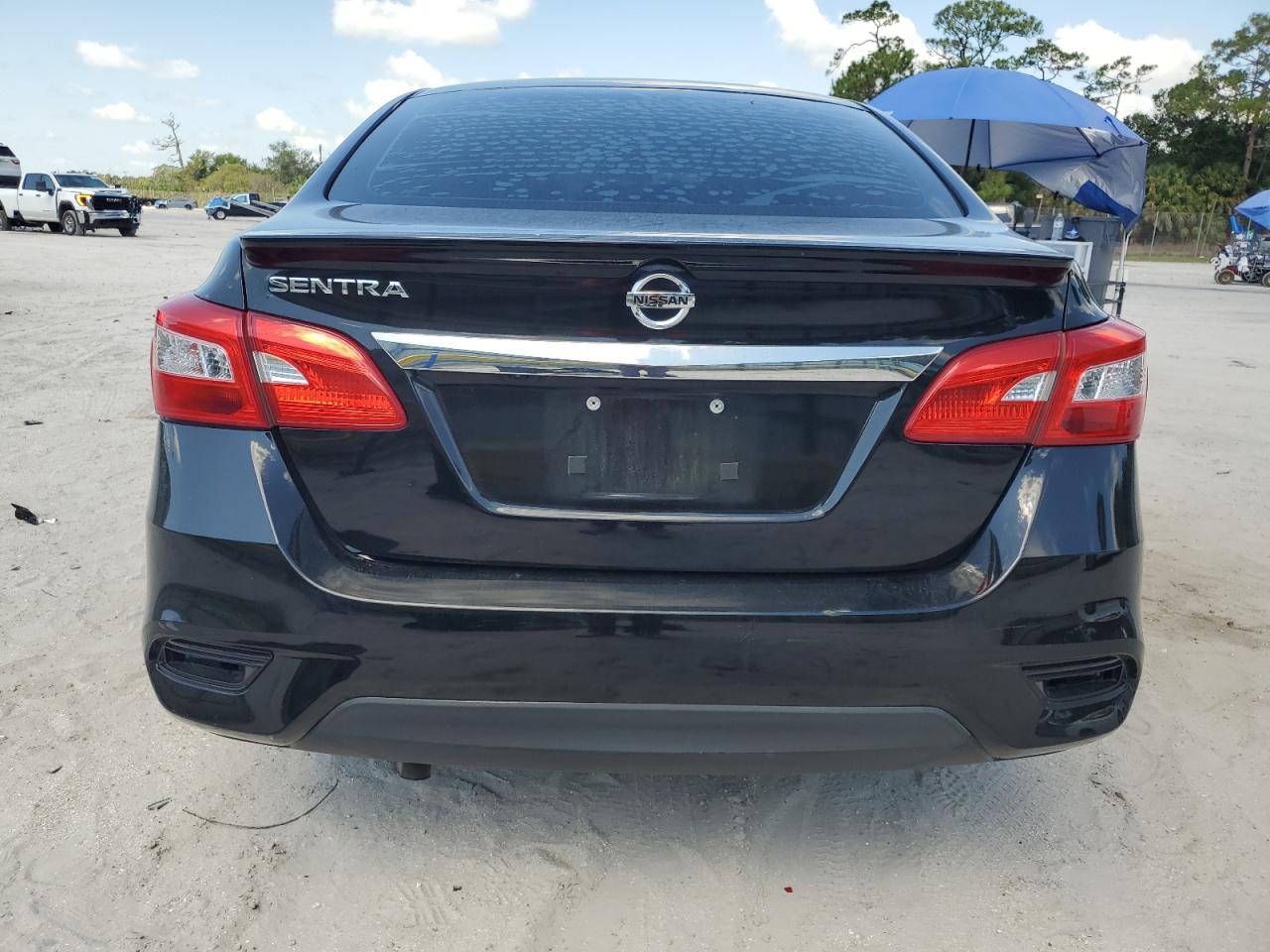 3N1AB7AP9JY279381 2018 Nissan Sentra S