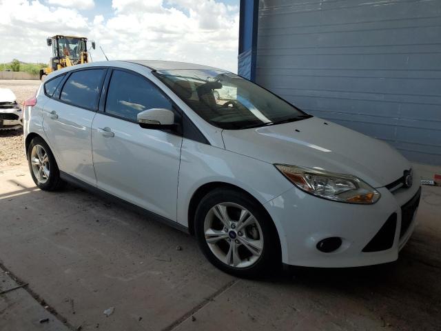  FORD FOCUS 2014 Белы