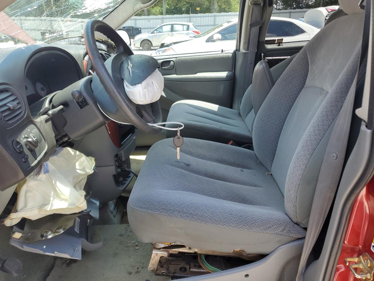 2005 Chrysler Town & Country Lx VIN: 2C4GP44RX5R543475 Lot: 64055075