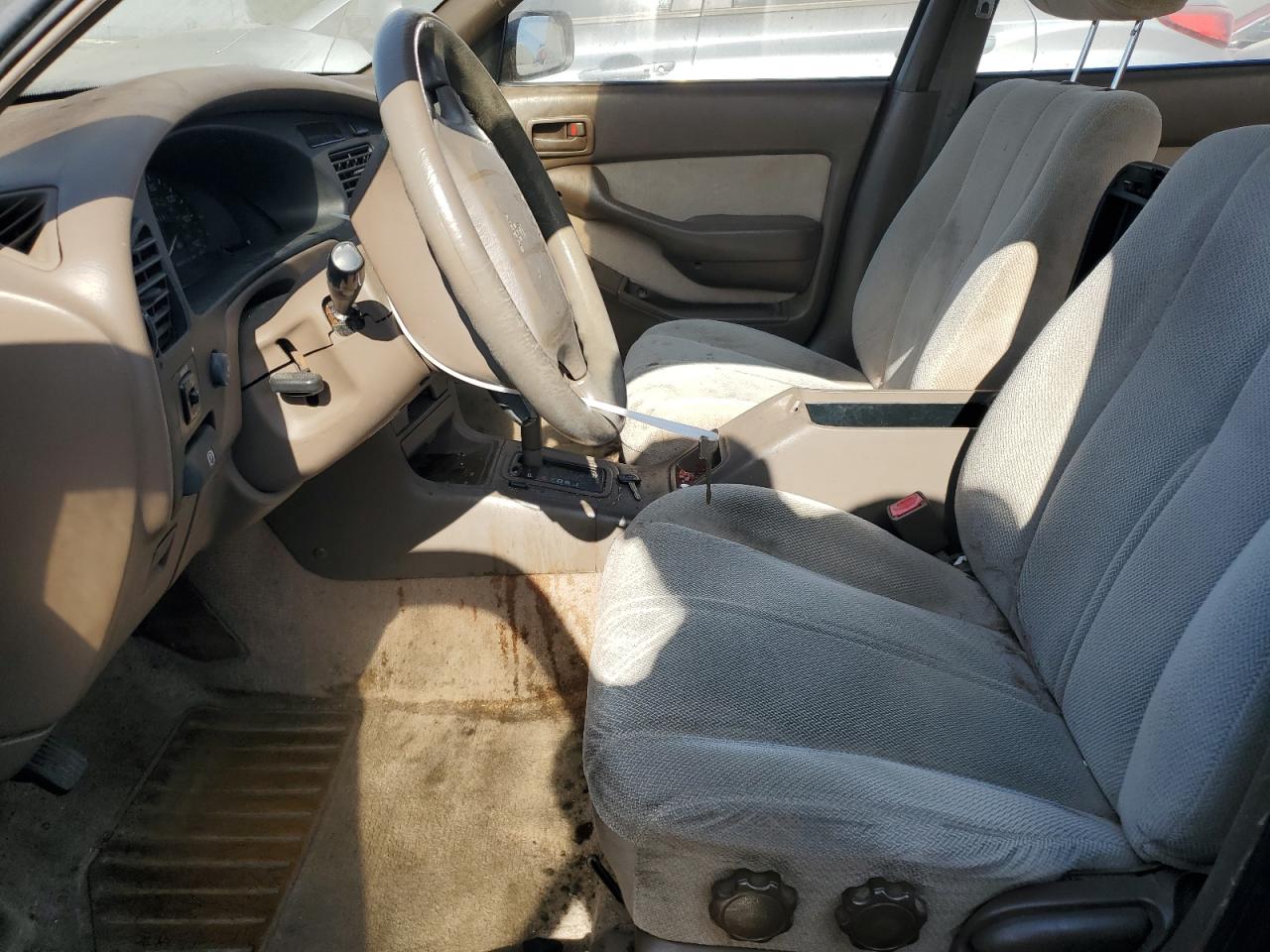 1995 Toyota Camry Le VIN: 4T1GK12E9SU084799 Lot: 61012455