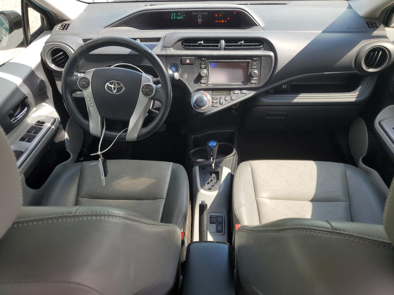 2013 Toyota Prius C VIN: JTDKDTB32D1035290 Lot: 64382995