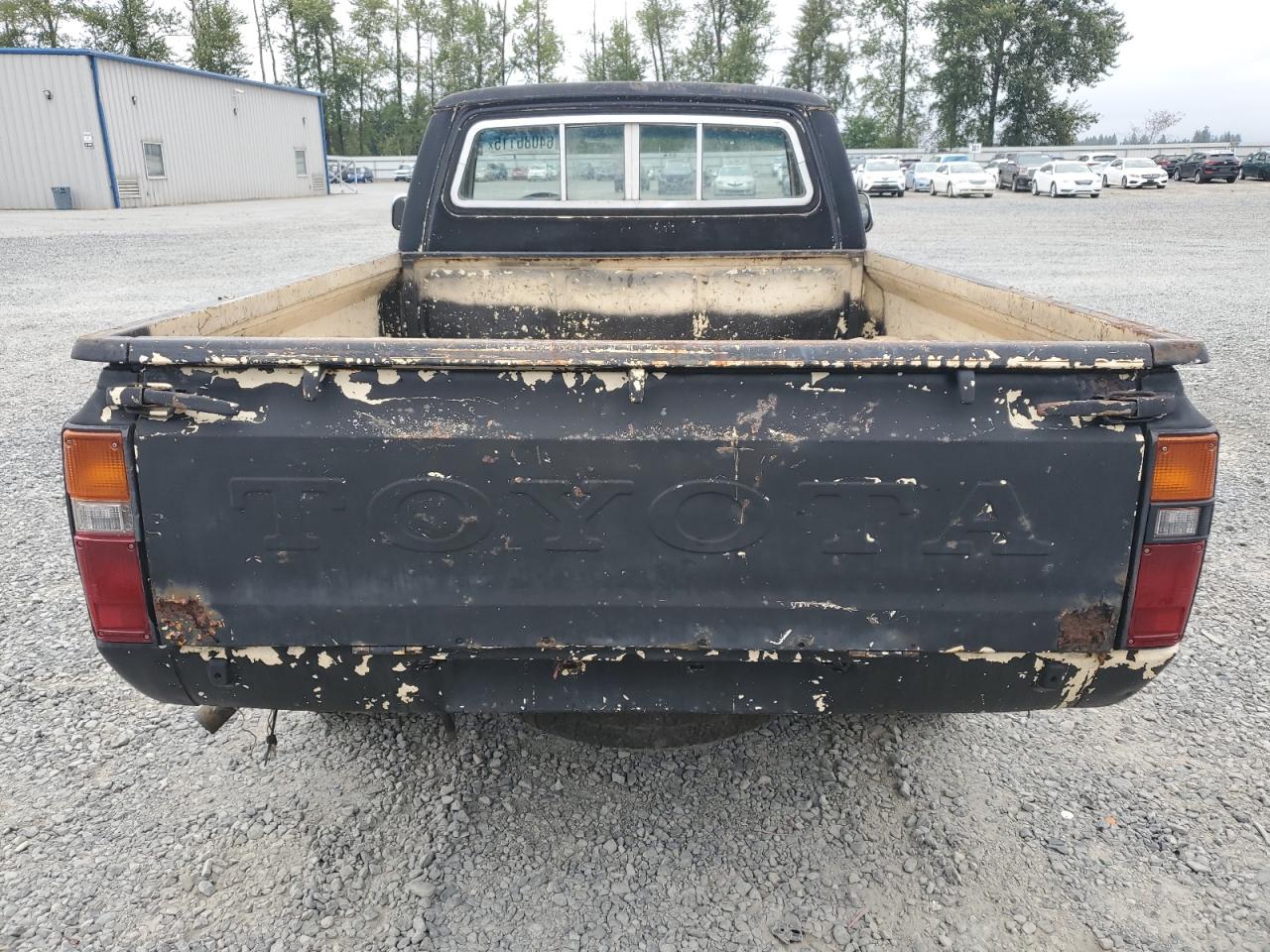 1983 Toyota Pickup 1/2 Ton Rn34 VIN: JT4RN34R1D0089716 Lot: 64086115