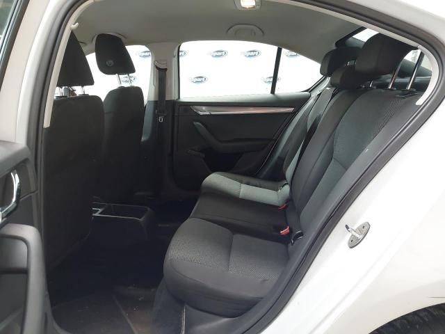 2015 SKODA OCTAVIA S