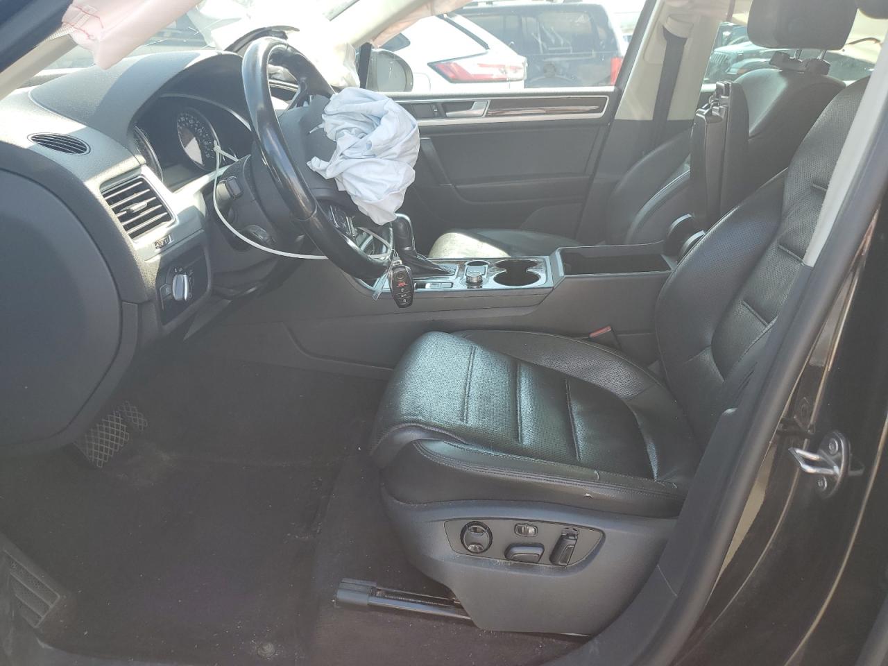 2016 Volkswagen Touareg Sport VIN: WVGEF9BP6GD003485 Lot: 66817995