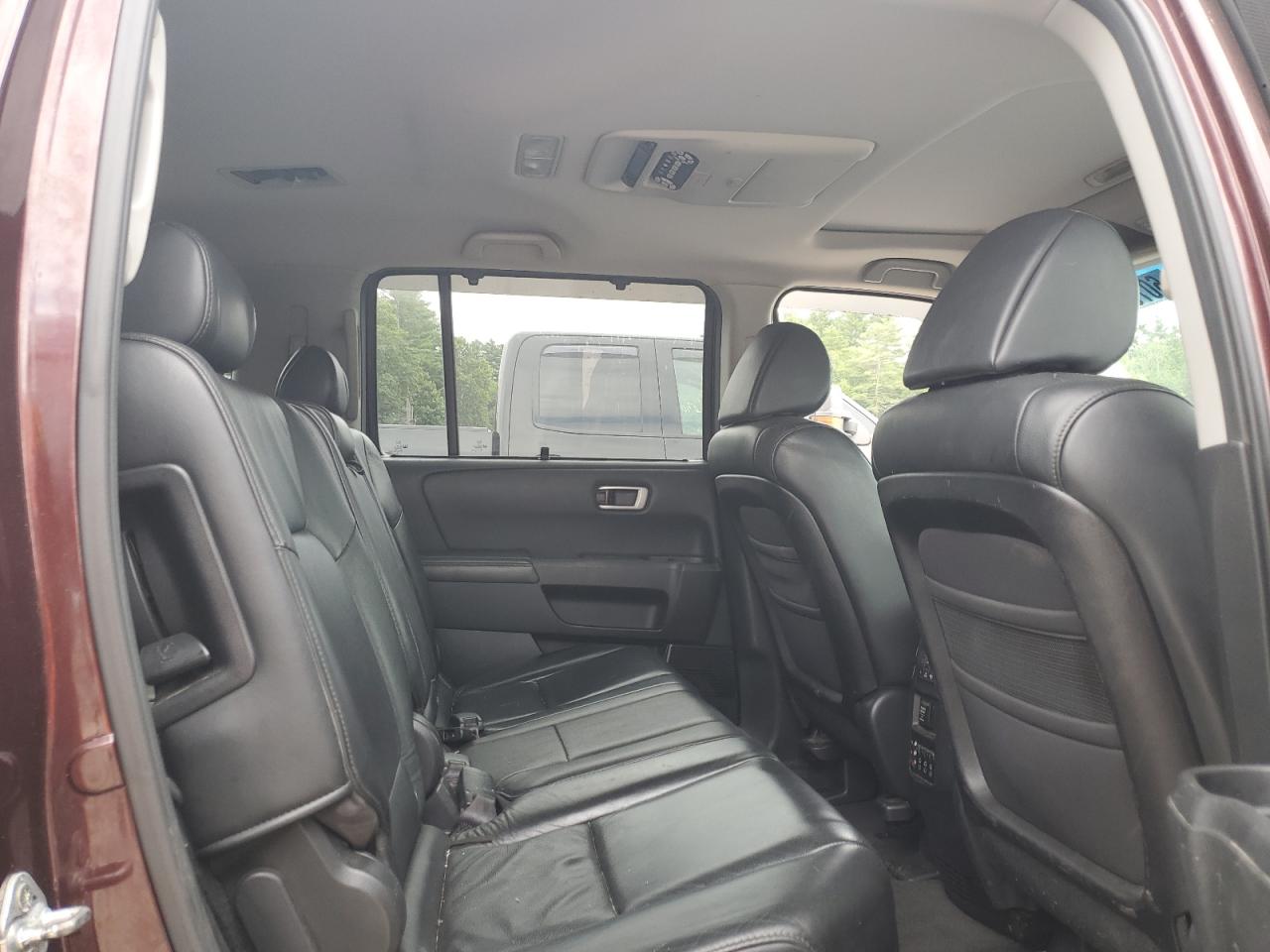 2010 Honda Pilot Touring VIN: 5FNYF4H91AB004993 Lot: 60735785