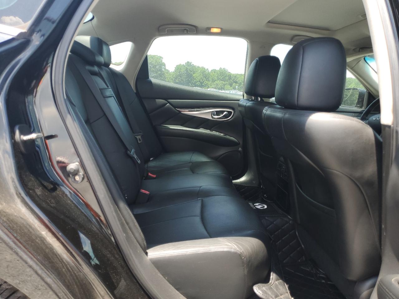 2011 Infiniti M56 X VIN: JN1AY1AR8BM570374 Lot: 63226195