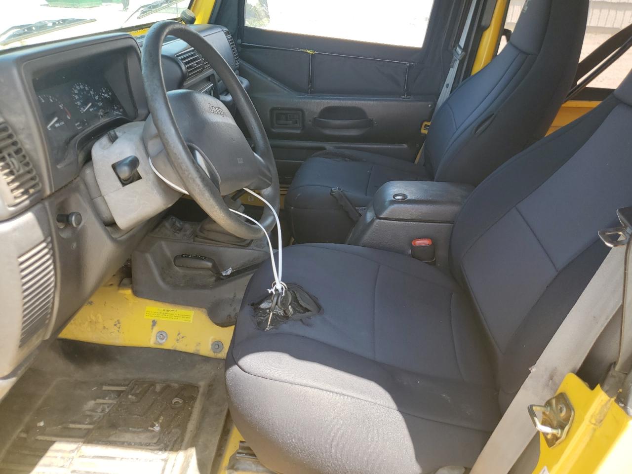 2000 Jeep Wrangler / Tj Se VIN: 1J4FA29P3YP793262 Lot: 64431875