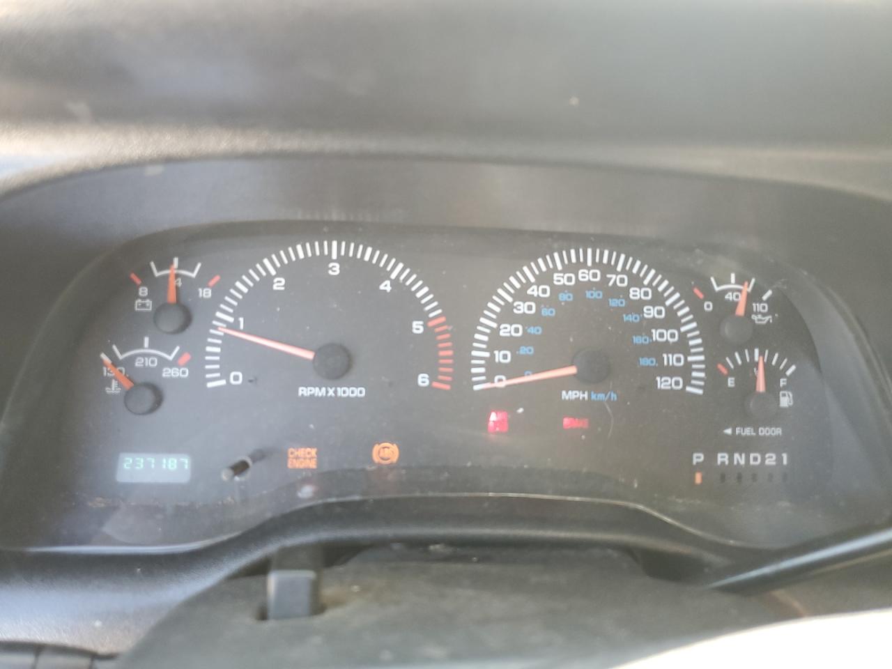1999 Dodge Ram 1500 VIN: 1B7HC13Y2XJ519735 Lot: 63241695