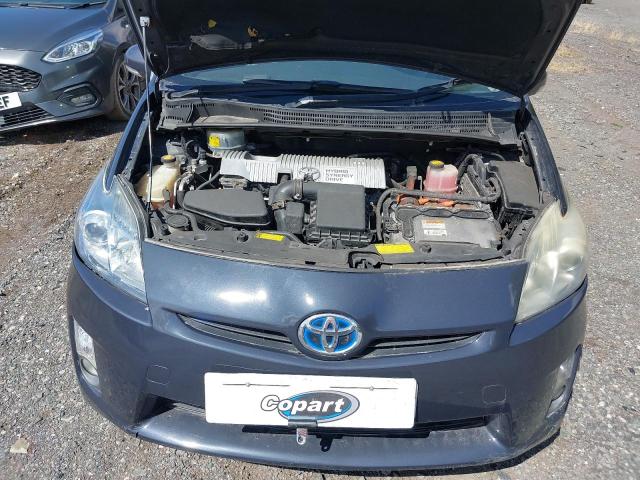 2011 TOYOTA PRIUS T3 V