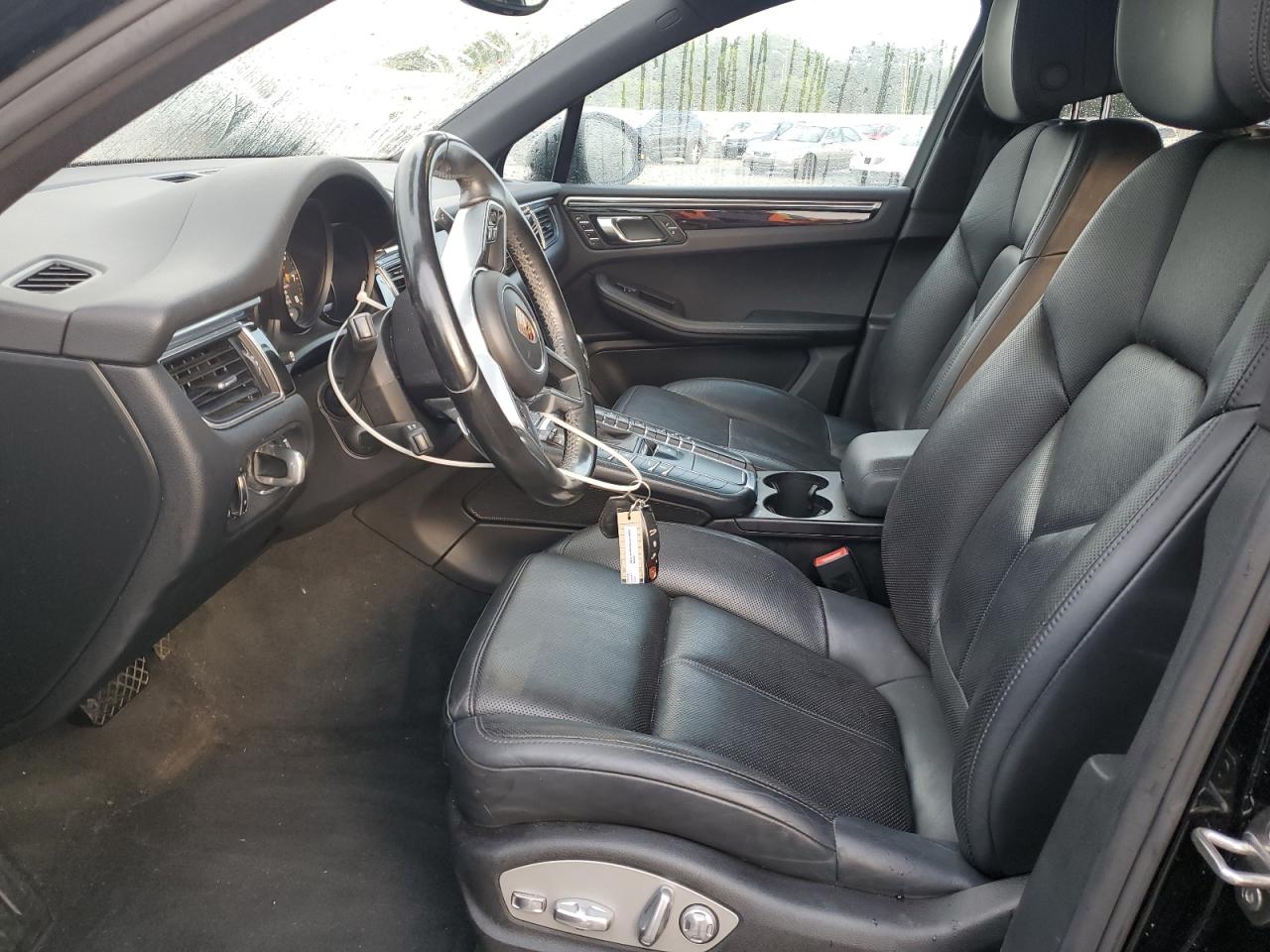 2017 Porsche Macan VIN: WP1AA2A55HLB01700 Lot: 64443845