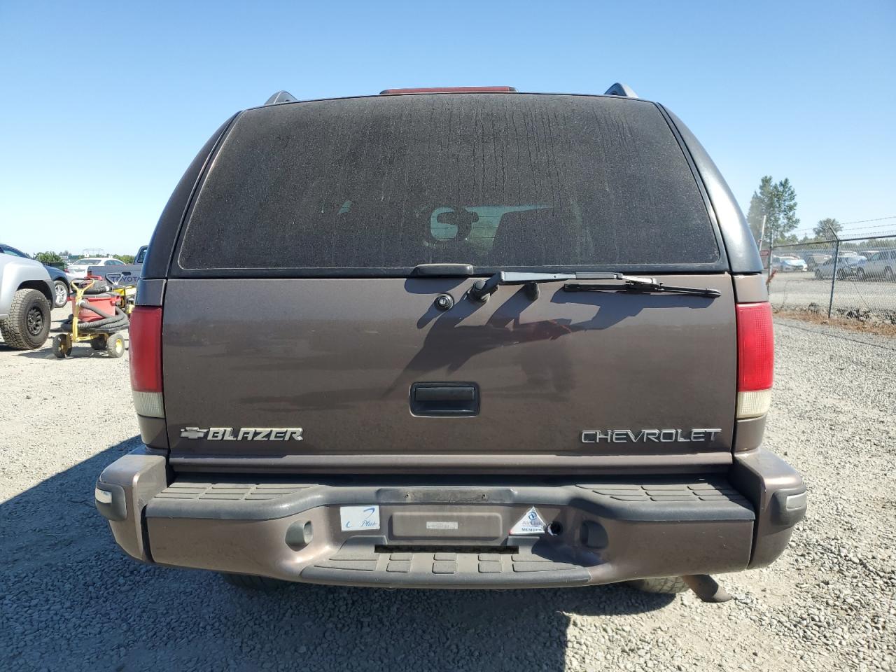 1998 Chevrolet Blazer VIN: 1GNDT13W4W2133251 Lot: 64845125