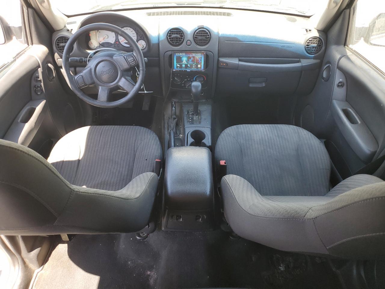 2004 Jeep Liberty Sport VIN: 1J4GL48K34W145887 Lot: 66661495