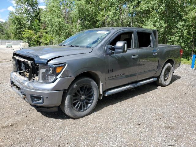  NISSAN TITAN 2018 Srebrny
