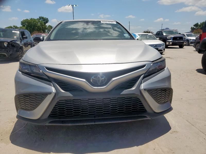  TOYOTA CAMRY 2022 Silver