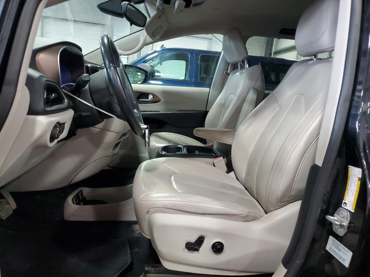 2017 Chrysler Pacifica Touring L VIN: 2C4RC1BG0HR516116 Lot: 64197295