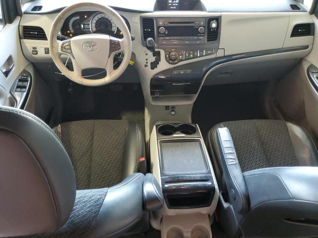  TOYOTA SIENNA 2013 Srebrny