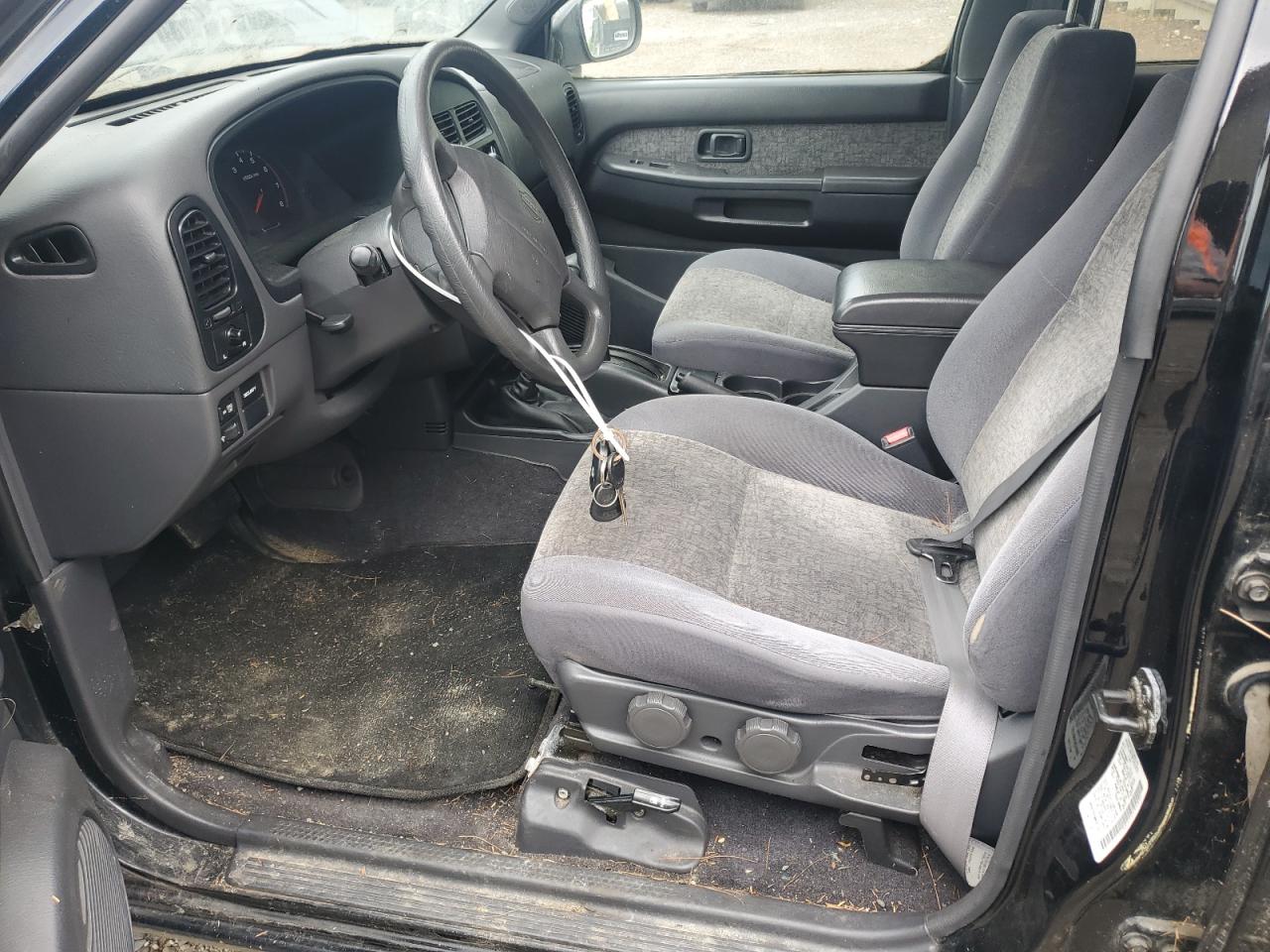 1998 Nissan Pathfinder Le VIN: JN8AR05Y5WW261367 Lot: 63937595