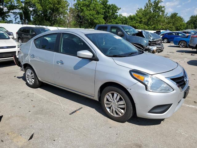  NISSAN VERSA 2019 Серебристый
