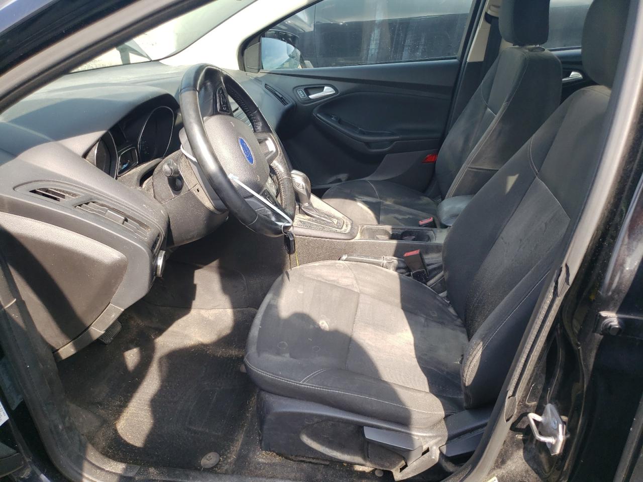 2016 Ford Focus Se VIN: 1FADP3K26GL309595 Lot: 64816375
