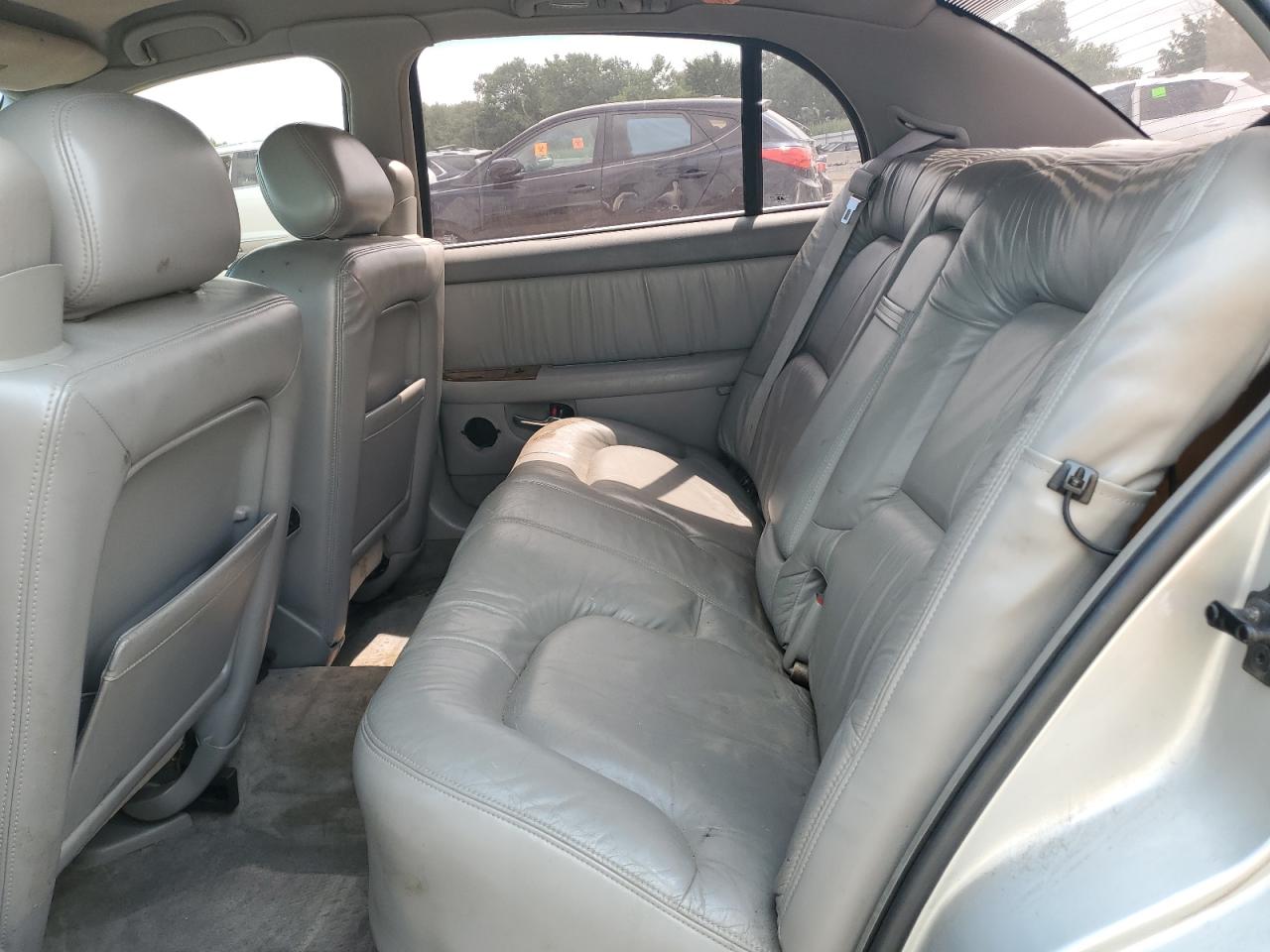 1G4CW54K424231365 2002 Buick Park Avenue