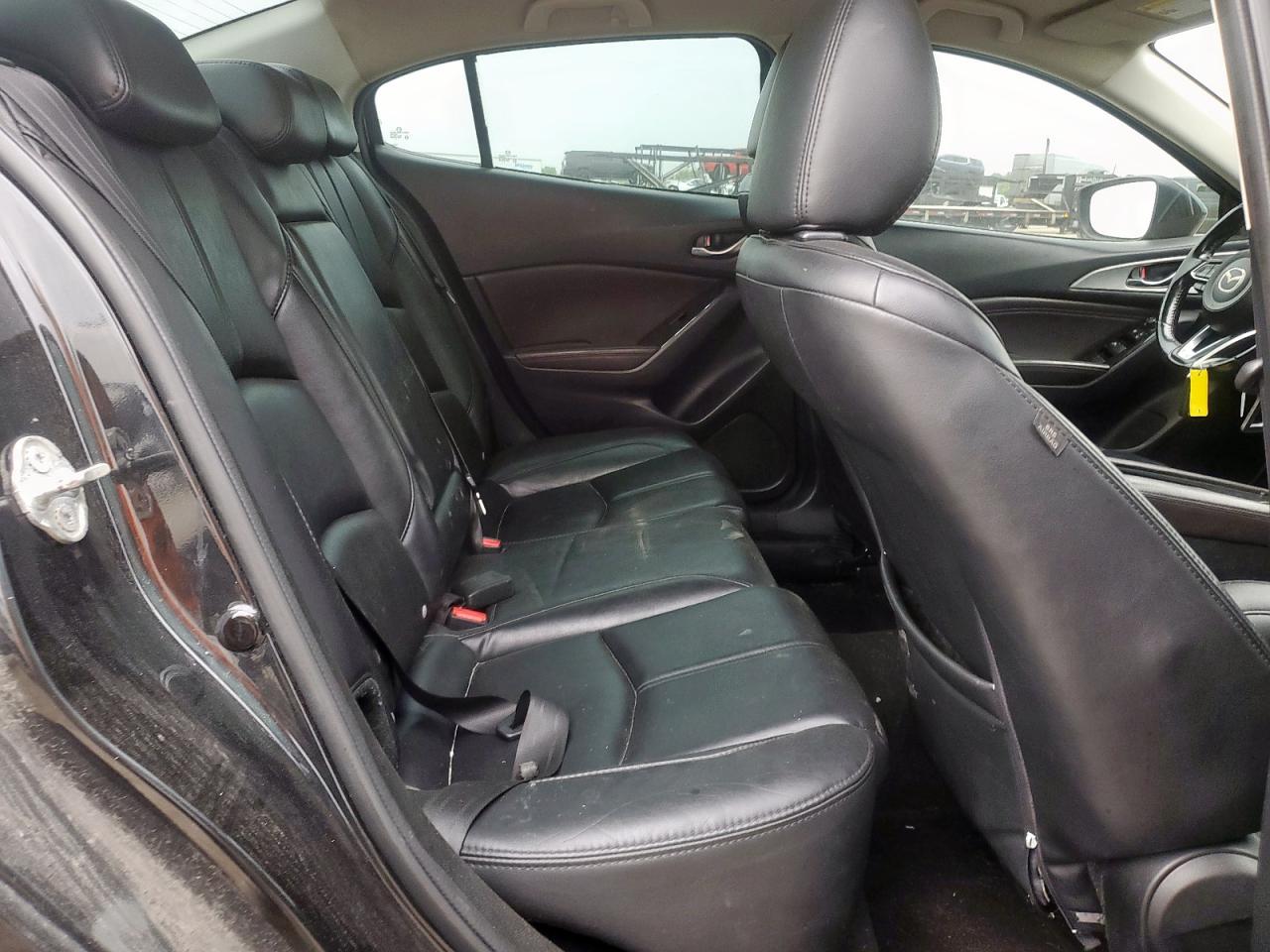 2018 Mazda 3 Touring VIN: 3MZBN1V31JM201744 Lot: 65628345