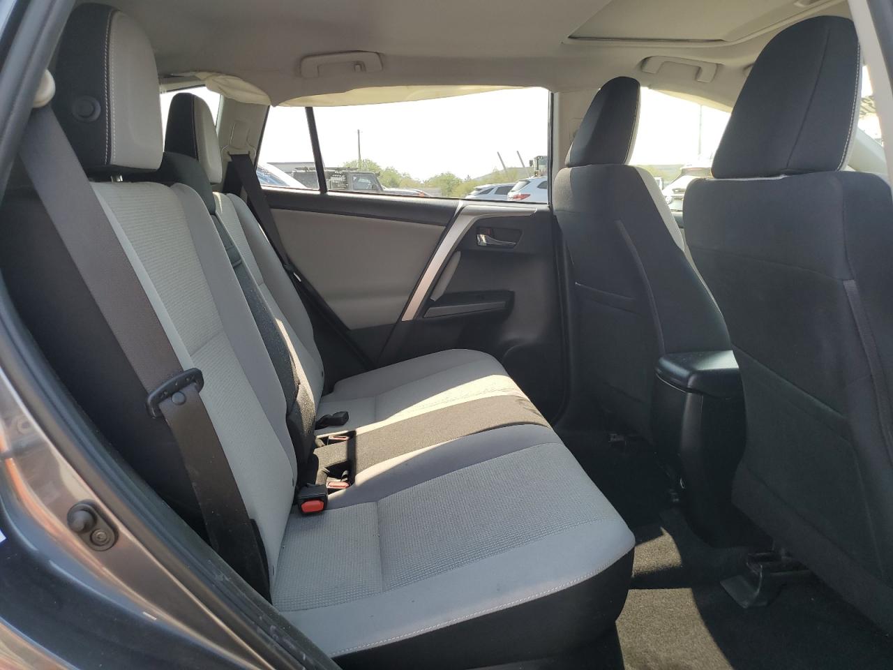 2017 Toyota Rav4 Hv Le VIN: JTMRJREV0HD088856 Lot: 65023315