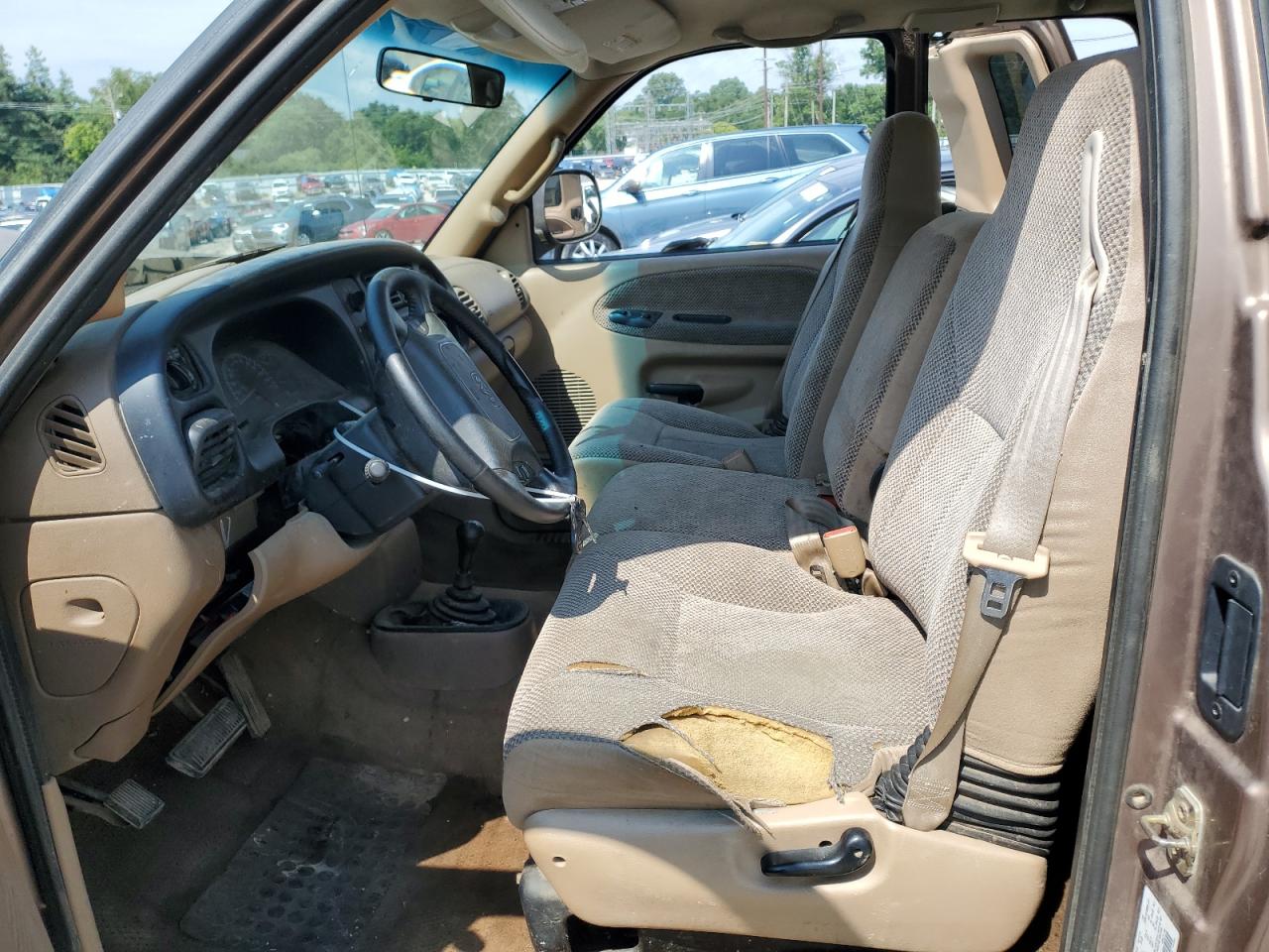 2000 Dodge Ram 1500 VIN: 3B7HF13ZXYM215797 Lot: 66374925