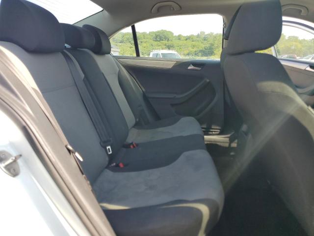 Фото: 3VW2B7AJ8JM254084