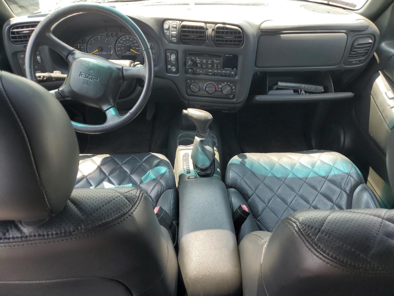 2001 GMC Jimmy Luxury VIN: 1GKDT63W912138352 Lot: 63018575
