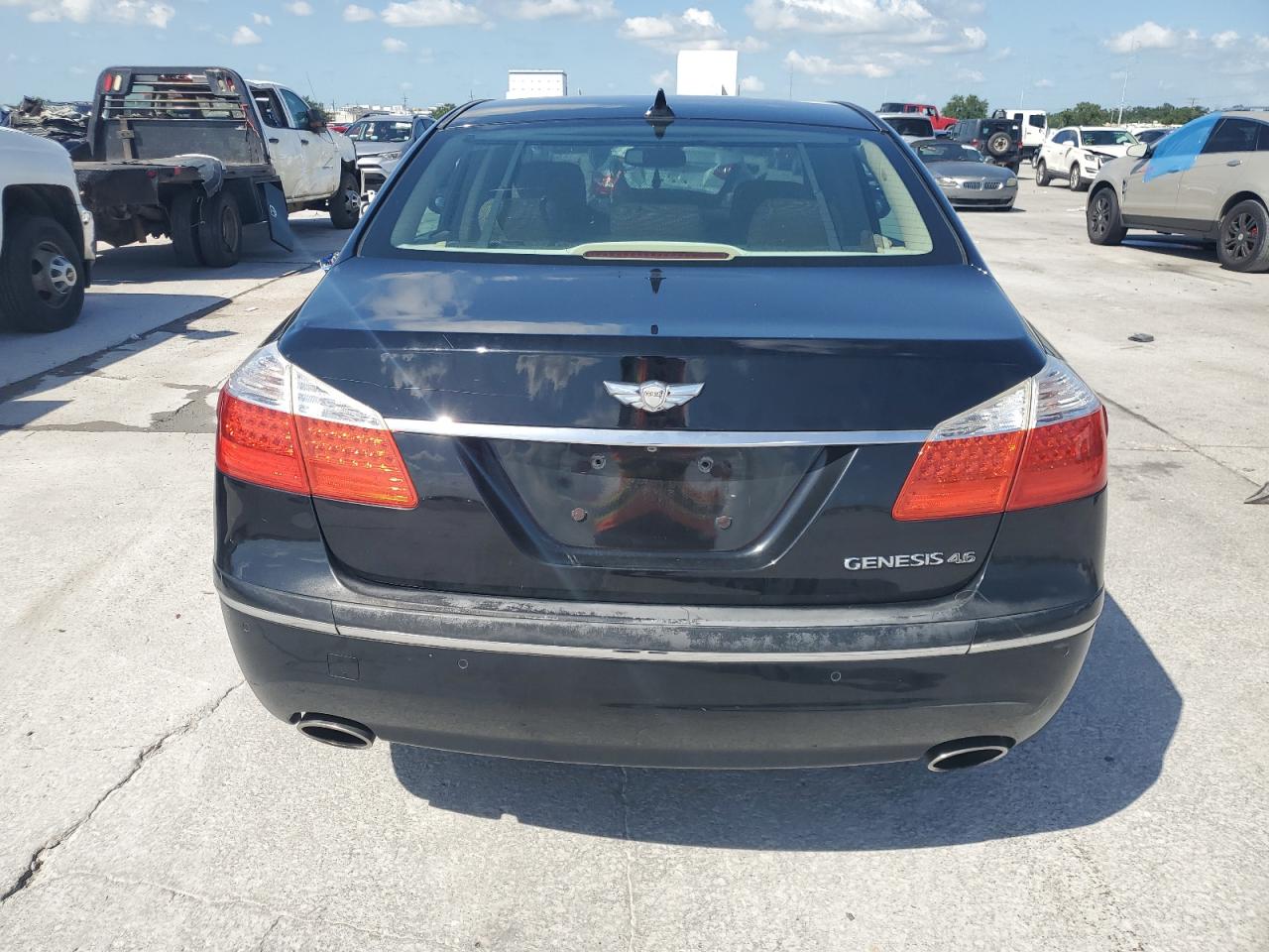 2011 Hyundai Genesis 4.6L VIN: KMHGC4DF1BU135698 Lot: 64056665