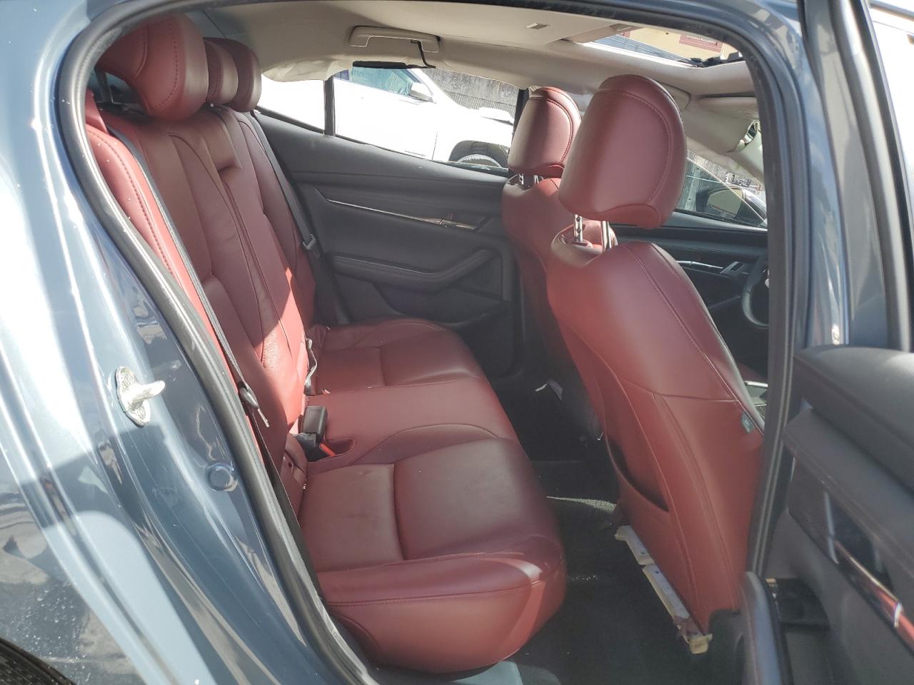 2022 Mazda 3 Preferred VIN: 3MZBPACL8NM300872 Lot: 65021075