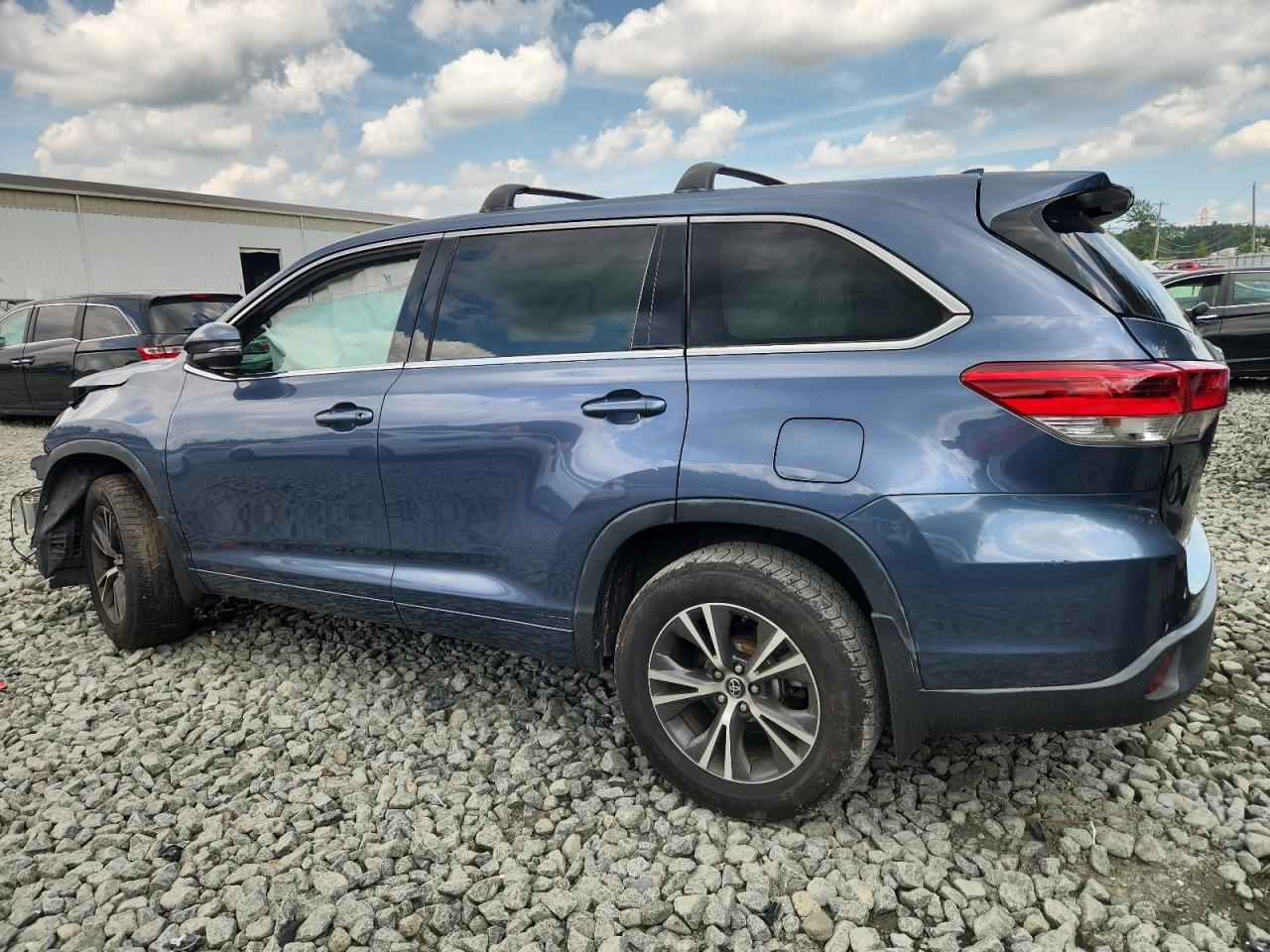 2017 Toyota Highlander Le VIN: 5TDBZRFH1HS366896 Lot: 65053595