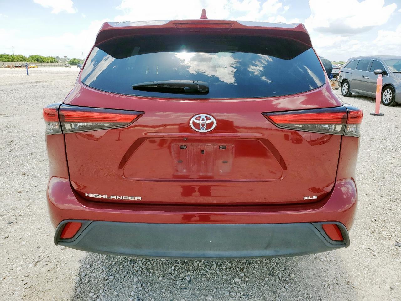 2021 Toyota Highlander Xle VIN: 5TDGZRAH7MS042388 Lot: 61145935