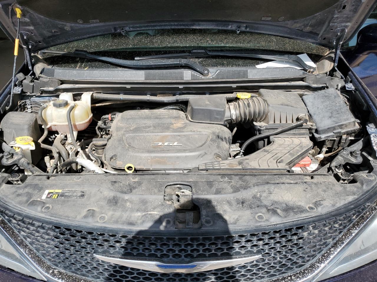 2018 Chrysler Pacifica Touring L VIN: 2C4RC1BG3JR129100 Lot: 63515095
