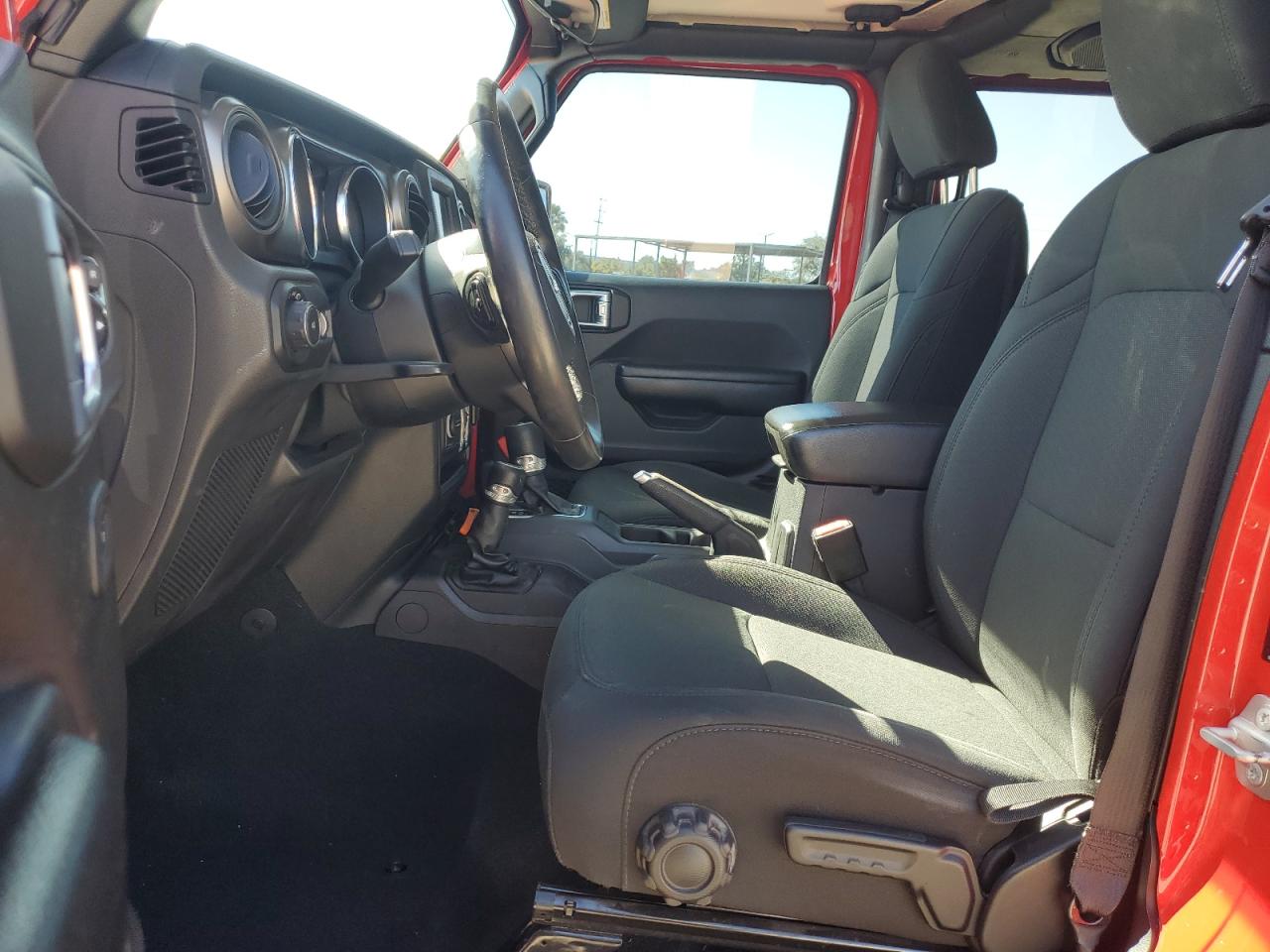 2021 Jeep Wrangler Unlimited Sport VIN: 1C4HJXDG7MW860528 Lot: 63694135