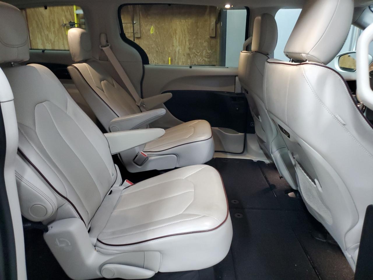 2017 Chrysler Pacifica Limited VIN: 2C4RC1GG0HR660743 Lot: 64428785