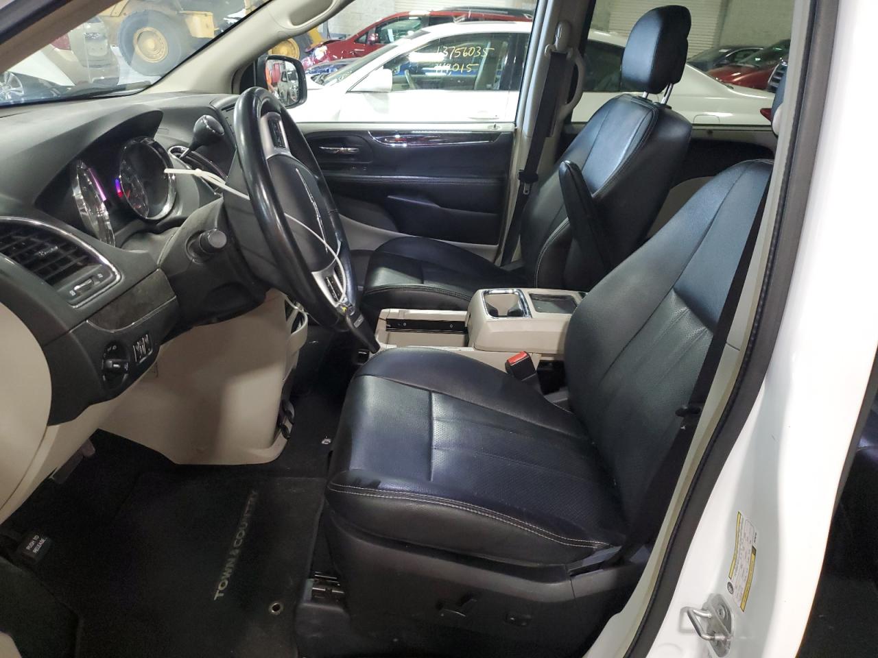 2015 Chrysler Town & Country Touring L VIN: 2C4RC1CG0FR755743 Lot: 64455165
