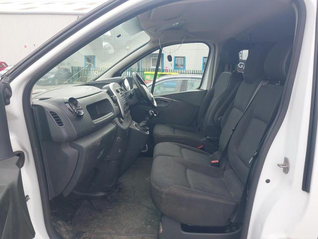 2015 VAUXHALL VIVARO 290