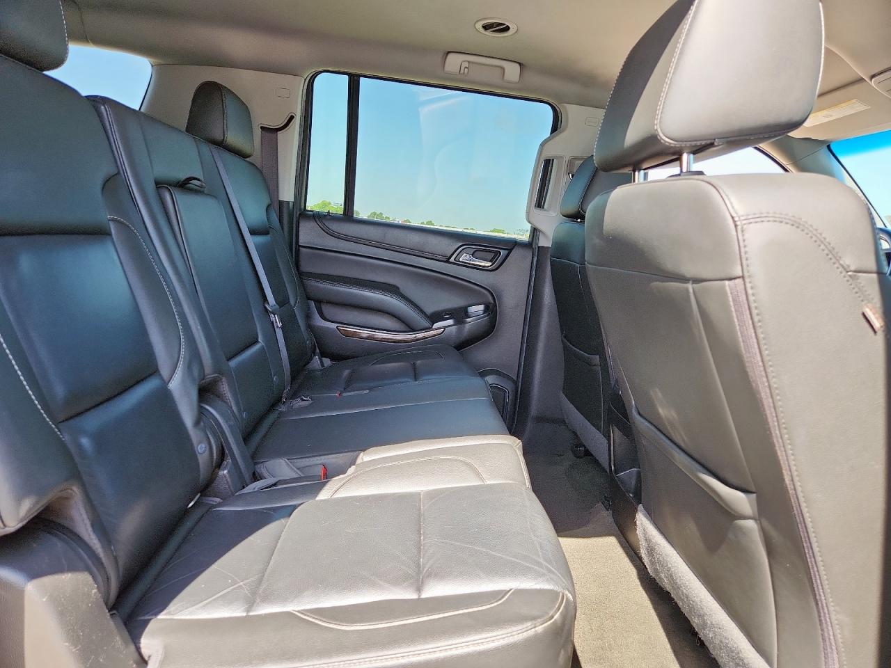 2018 Chevrolet Suburban C1500 Lt VIN: 1GNSCHKC5JR272151 Lot: 64613945