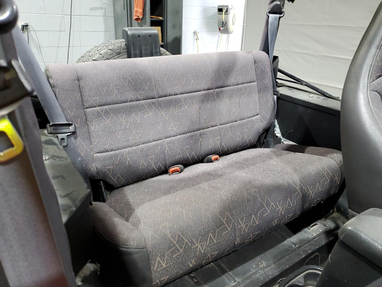 2001 Jeep Wrangler / Tj Sport VIN: 1J4FA49S01P345325 Lot: 63399705