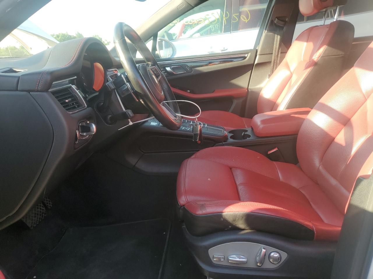 2018 Porsche Macan VIN: WP1AA2A56JLB13473 Lot: 62412265
