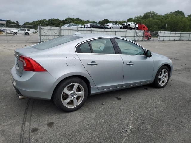 Sedans VOLVO S60 2013 Srebrny