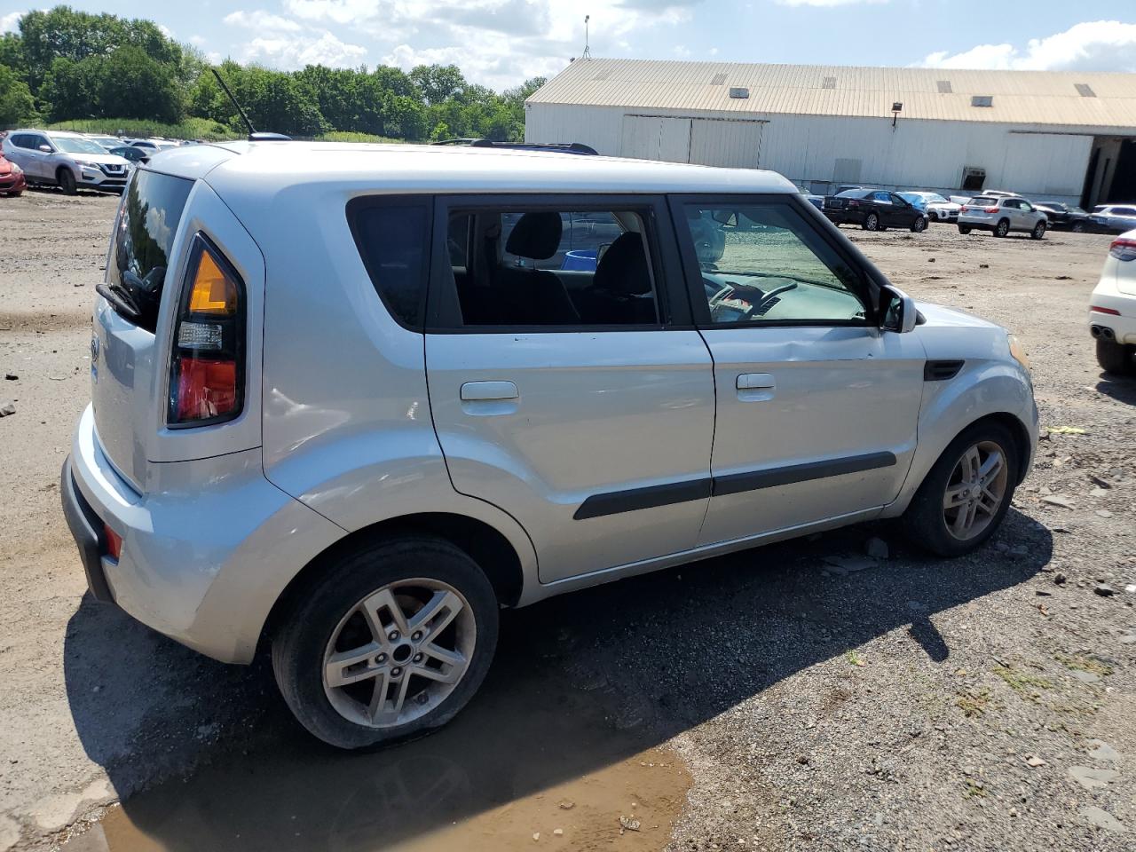 2010 Kia Soul + VIN: KNDJT2A25A7042597 Lot: 65268755