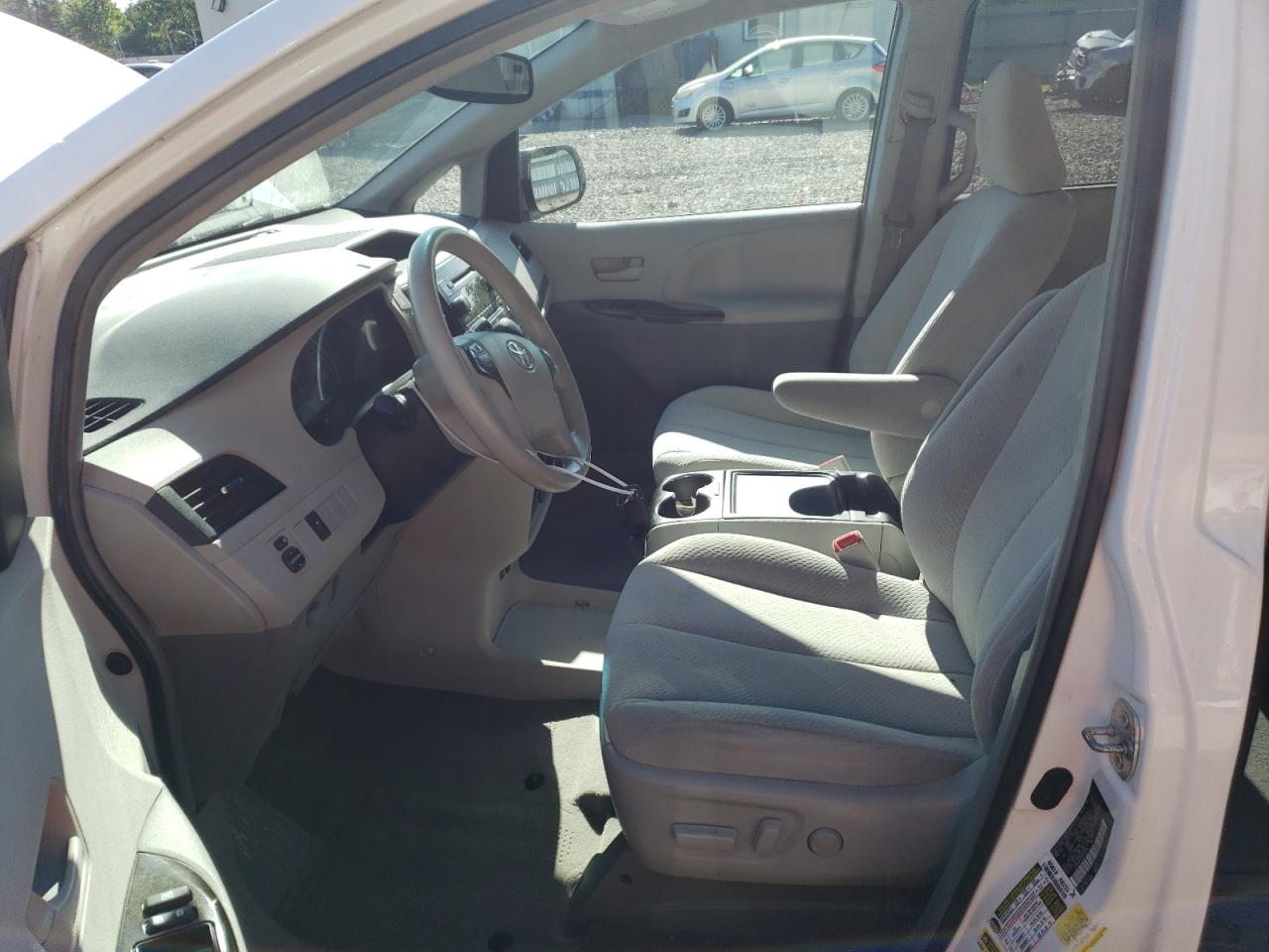 2013 Toyota Sienna Le VIN: 5TDKK3DC2DS372760 Lot: 64380415