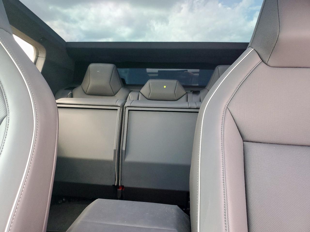 2024 Tesla Cybertruck VIN: 7G2CEHED7RA049312 Lot: 63873785
