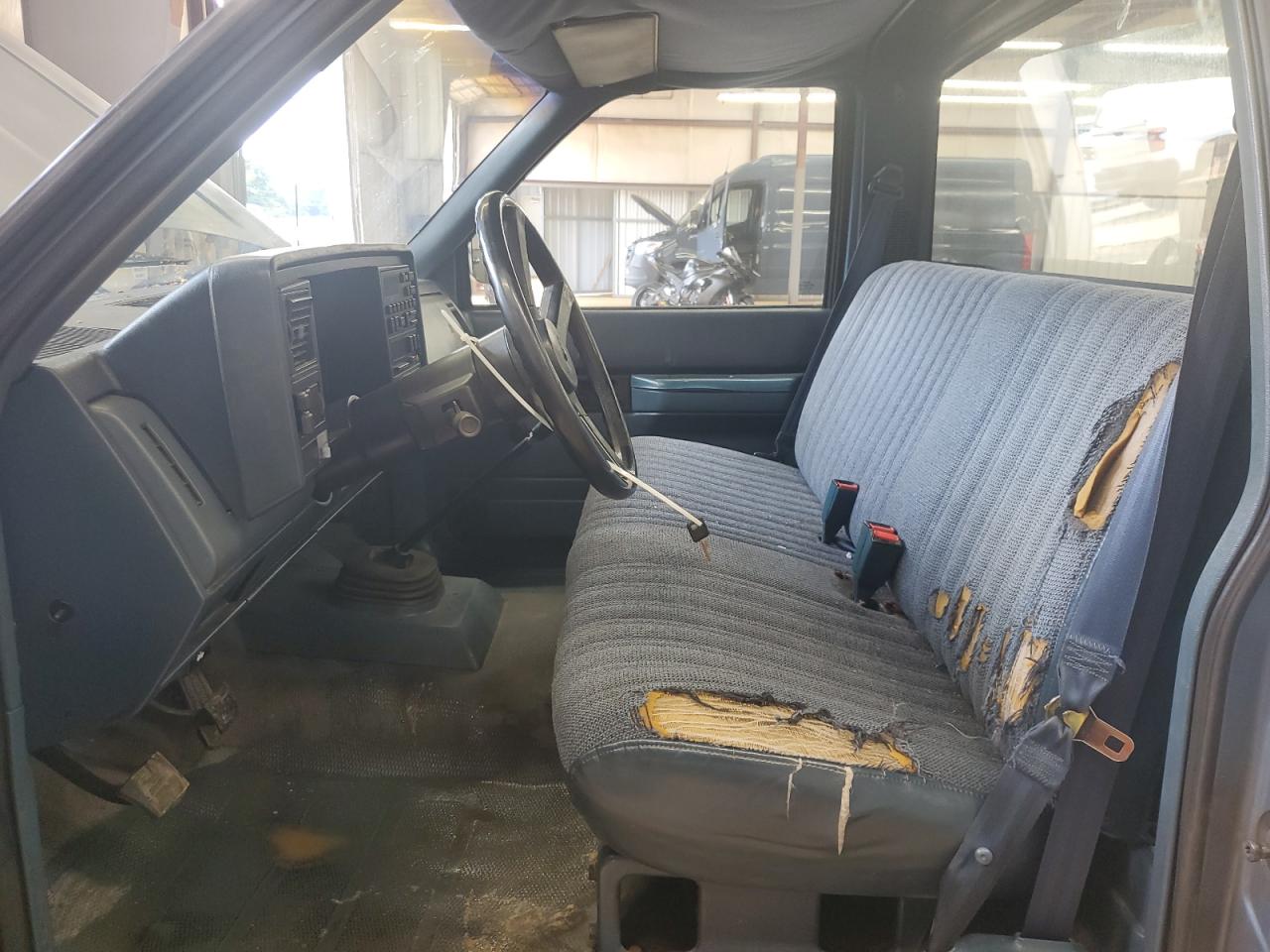 1988 Chevrolet Gmt-400 C2500 VIN: 2GCFC24K2J1276789 Lot: 64412535
