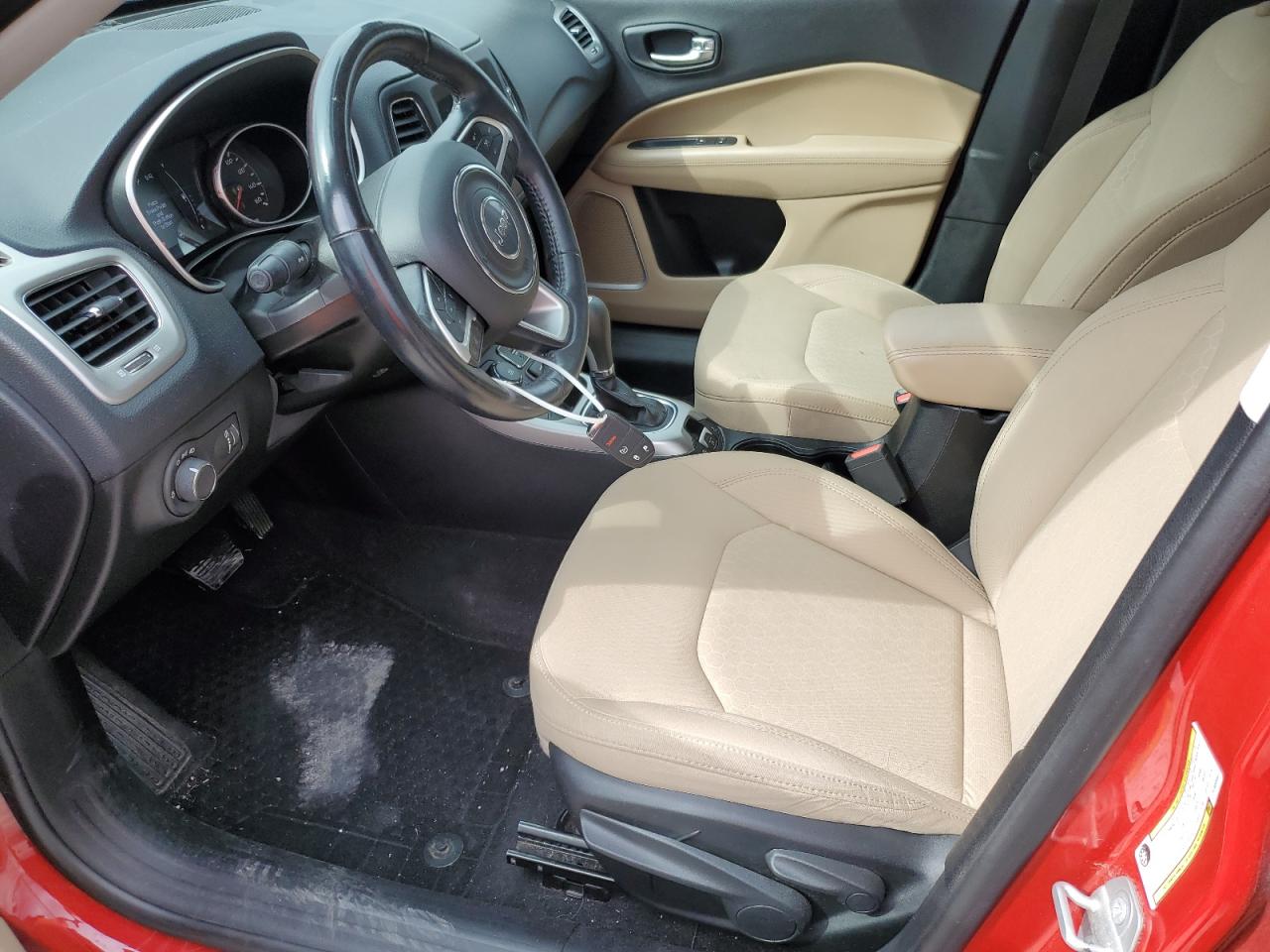 2019 Jeep Compass Sport VIN: 3C4NJDAB8KT689950 Lot: 67104645